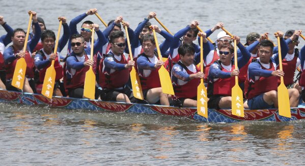 Taiwan s dragon boat races among few to be held this year AP News
